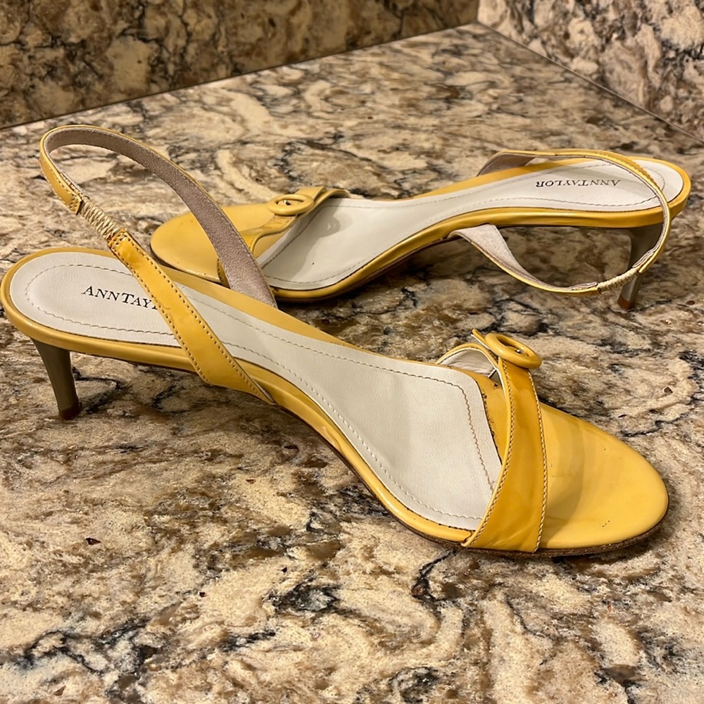 Ann Taylor yellow dress heel open toe shoes